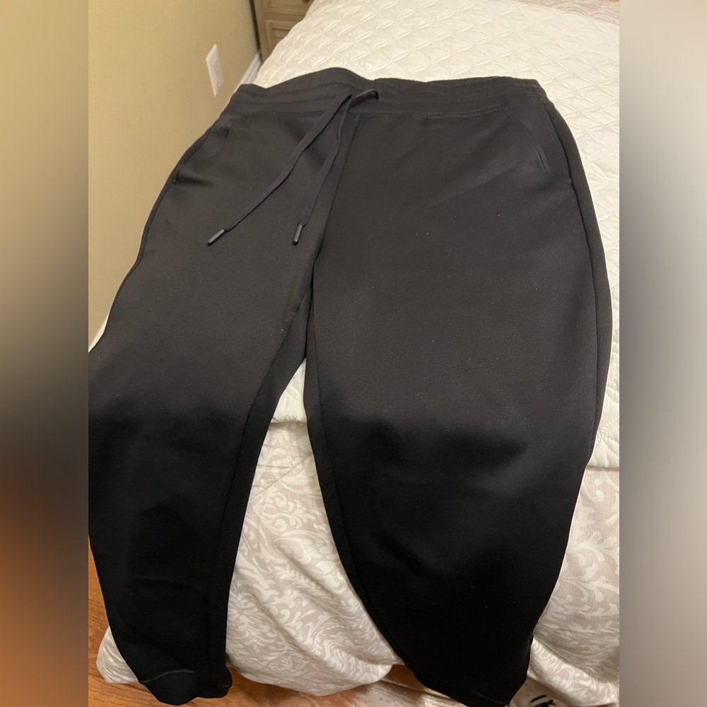 32 Degree sweatpants (never worn) excellent condition